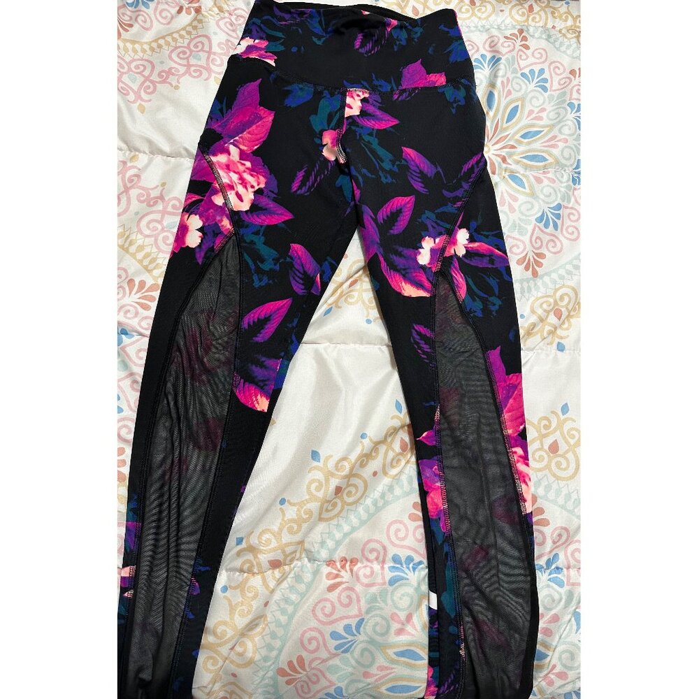 VS Pink Ultimate Floral Leggings